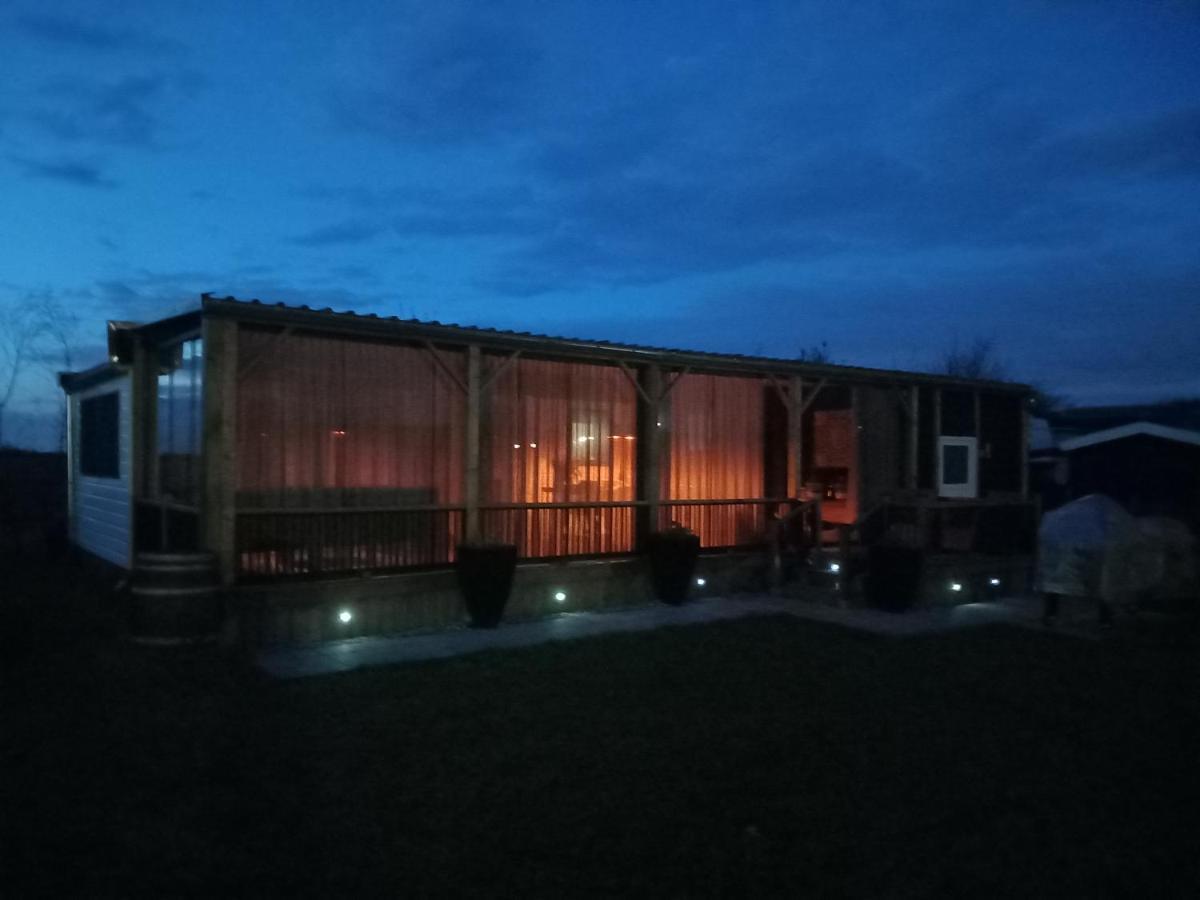 Glamping Aan De Thoolse Kust Hotel Poortvliet Bagian luar foto